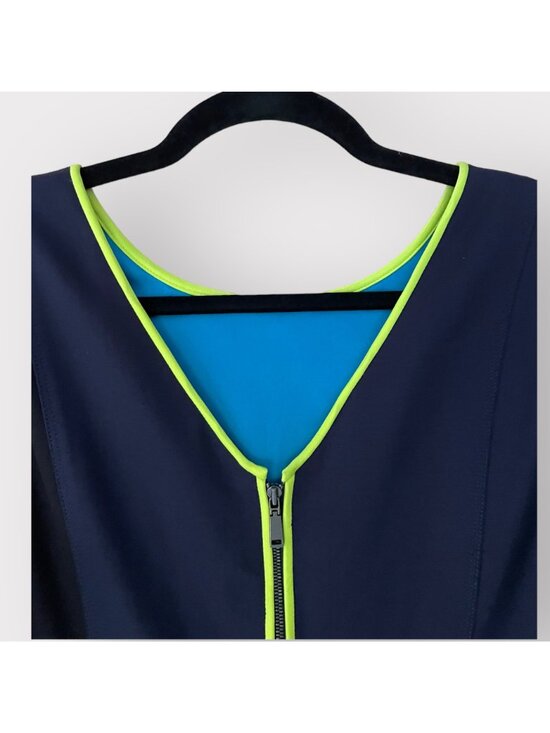 Elie Tahari Dresses & Skirts - Elie Tahari Size 10 Navy Margot Sleeveless Round Neck Knee Length Sheath Dress